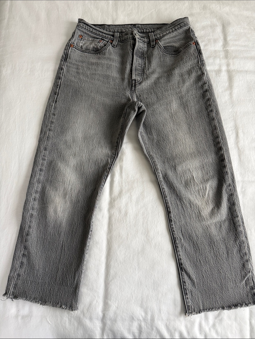 Levi’s 501 women’s Gray Straight-Leg Jeans - Washed light black or Gray W29 L23